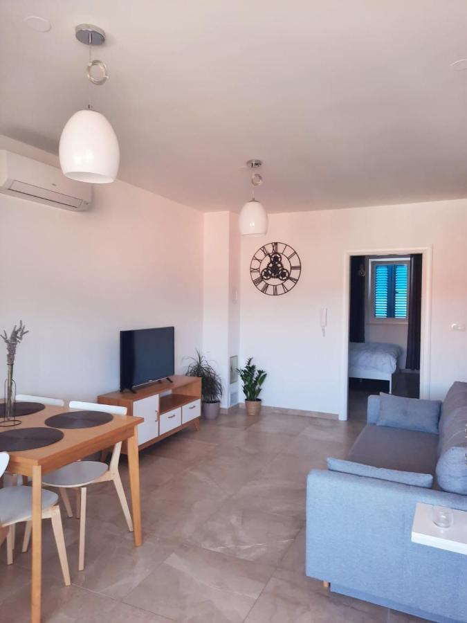茨雷斯Apartman Pinja公寓 外观 照片